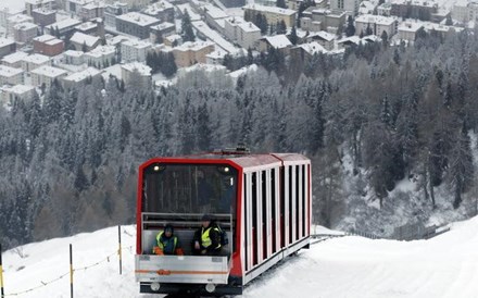 Davos fica nos Alpes Suiços, a mais de 1500 metros de altitude