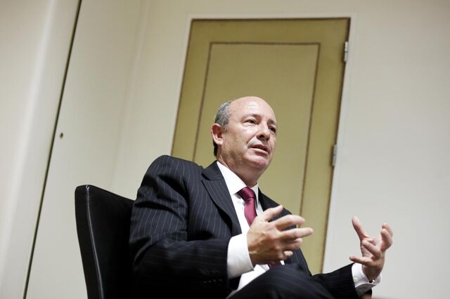 Presidente do Hospital de Santa Maria: 'Prefiro ir a tribunal por um acto de gestão do que por homicídio' 