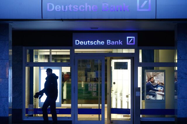 Acções do Deutsche Bank disparam após demissão dos CEO