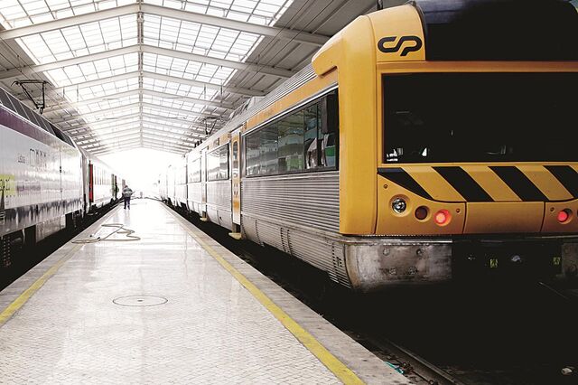 Ministro confirma investimento de 50 milhões na linha ferroviária de Cascais