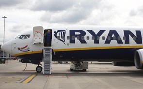Acções da Ryanair aplaudem acordo com pilotos com maior subida em quase um ano