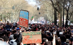 Jovens foram quem viu salários cair mais com a troika 