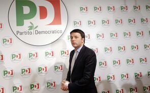 Matteo Renzi, a 9 de Dezembro, à chegada a uma conferência de imprensa