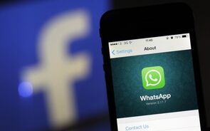 WhatsApp Facebook