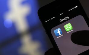 WhatsApp Facebook