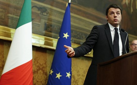 Renzi: União Europeia não pode ser a 'pátria da burocracia e dos bancos'