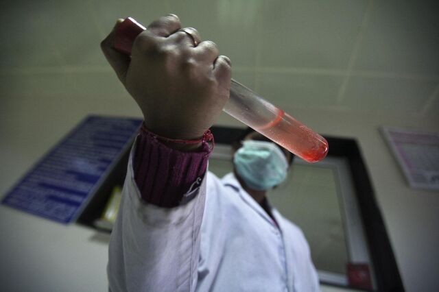 Médicos e enfermeiros do SNS vão ter telemóvel de serviço