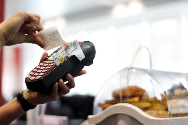Governo volta a agravar imposto do selo no crédito ao consumo