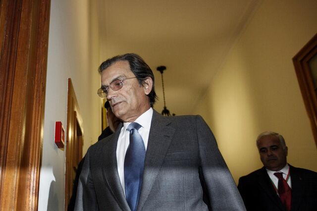 Pena de Oliveira e Costa agravada para 15 anos de prisão após esquecimento do tribunal   