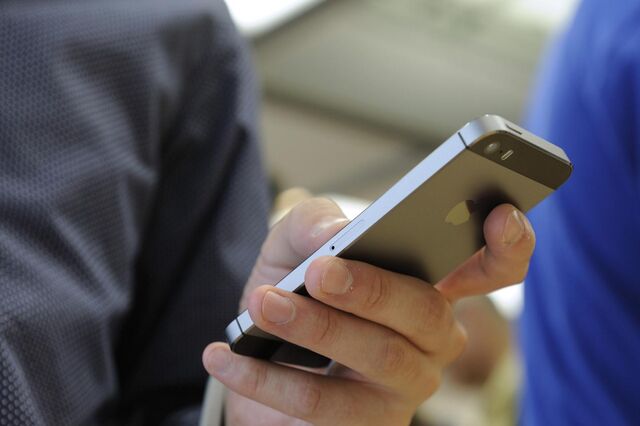 Vendas de smartphones batem recorde em 2015