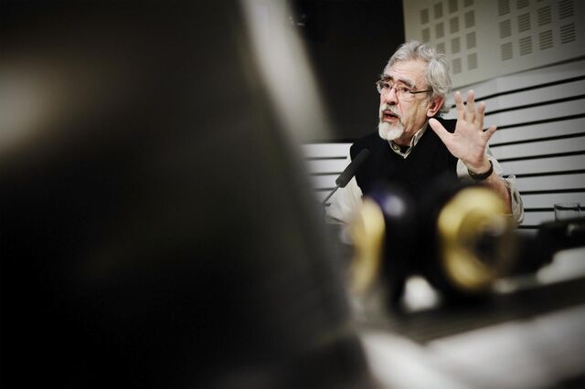 António Barreto: 'Sem ir aos municípios não há reforma do Estado' 