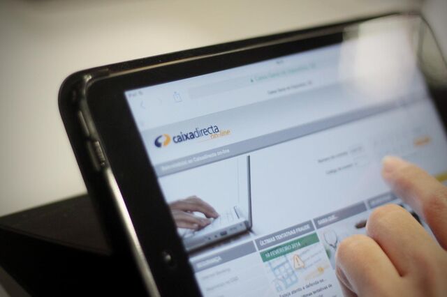 Só um terço dos bancos isenta comissão nas transferências 'online' 