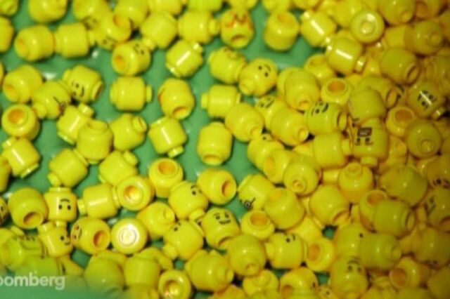 Conheça a fábrica da Lego