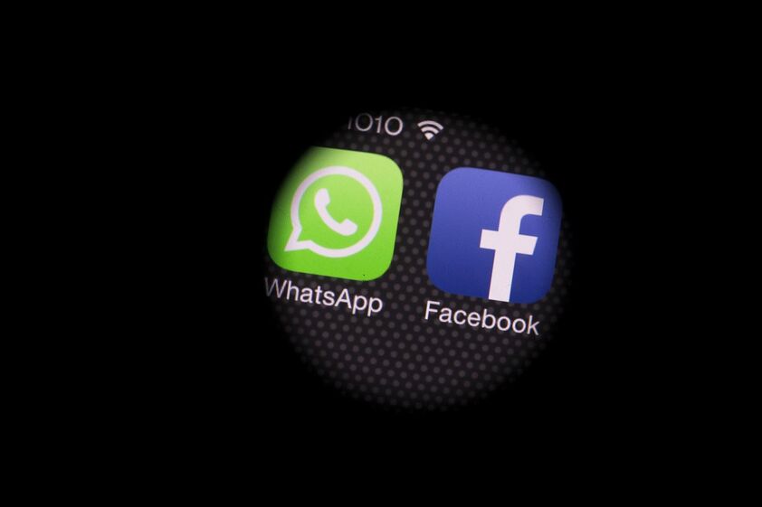 WhatsApp Facebook