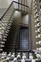 A escadaria principal do antigo edifício do convento é uma 'peça interessantíssima do ponto de vista patrimonial', com 'ferros de grande qualidade', classifica José Sarmento de Matos.