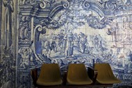 Também nos Capuchos há variados painéis de azulejos, habitualmente com representações bíblicas.