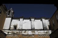 O topo do convento era a localização provável do mais antigo relógio de sol de Portugal, datado de 1586, uma data que remonta à instalação do convento. Agora, o relógio está localizado no topo da cisterna conventual.