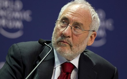 Stiglitz quer banir a bitcoin