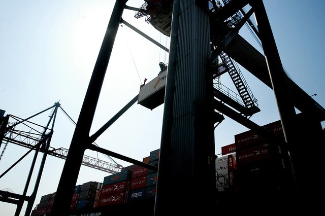 Produção industrial da Alemanha cai mais do que o esperado. Excedente comercial recua