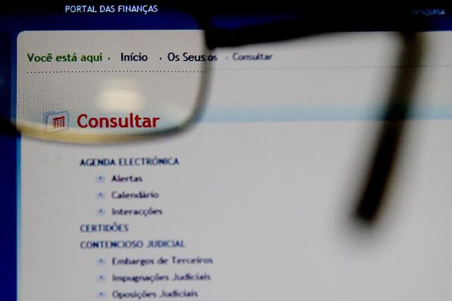 Atrasos na validação do IRS sem reflexos nos reembolsos, garantem as Finanças