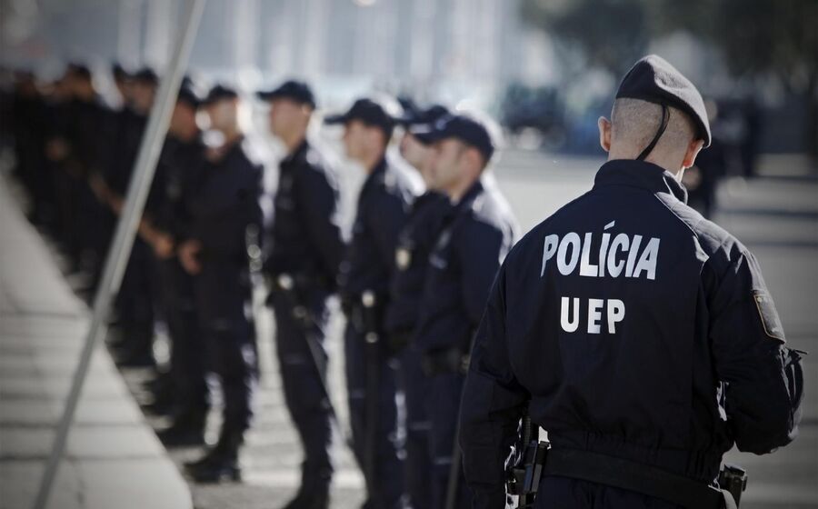Polícias
