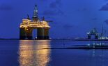 Arábia Saudita anuncia corte de preços, volta atrás, mas petróleo regressa às quedas