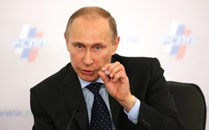 Putin assina tratado económico com Bielorrússia e Cazaquistão