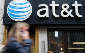 AT&T fecha acordo de 23 mil milhões para reforçar rede 5G com espectro da EchoStar