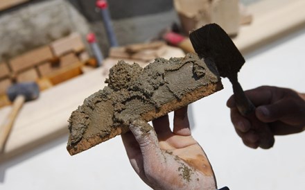 Vendas de cimento evidenciam 'boom' na construção