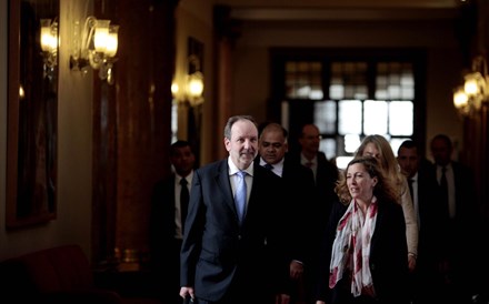 Troika diz aos deputados que a 'austeridade é para continuar' 