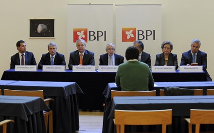 Grandes accionistas do BPI podem decidir desblindagem sozinhos (correcção)