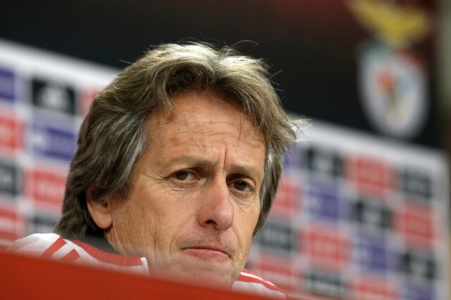 CMVM pede esclarecimentos sobre novos treinadores ao Benfica e Sporting
