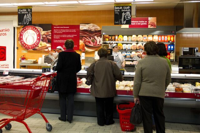 Governo permite horários especiais nos supermercados para grávidas, idosos e pessoal de saúde