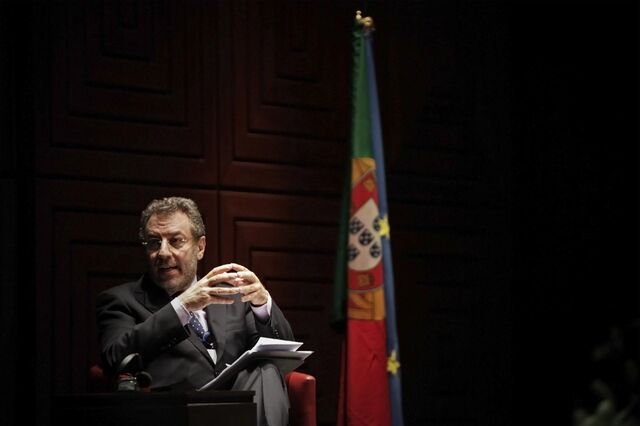 Professores com 'horário-zero' caíram para metade