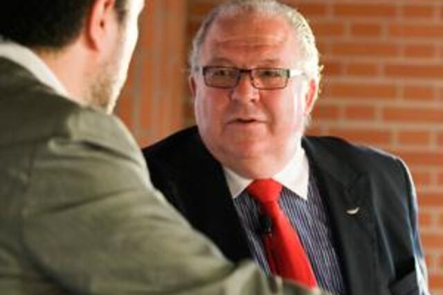 'Não é fácil' saber mandar, diz o Sr. Bacalhau 