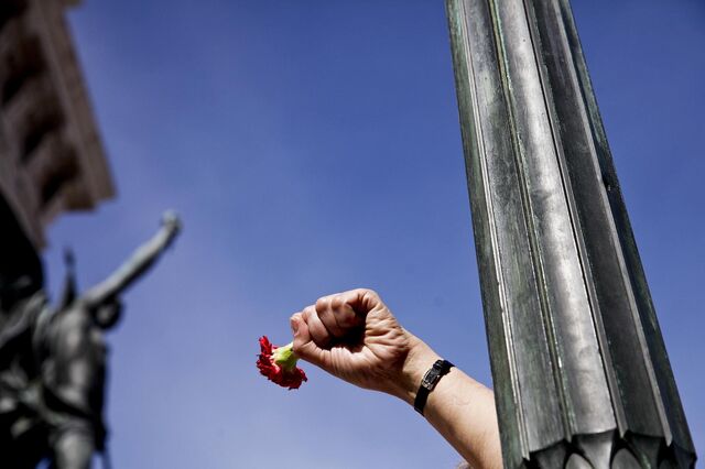 25 de Abril: A música saiu à rua... para que fique em casa