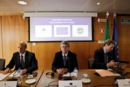 12 de Agosto de 2011 - Nas primeiras avaliações ao programa de ajustamento a troika fazia conferências. A primeira avaliação começou em Julho desse ano com Rasmus Rüffer, do Banco Central Europeu Juergen Kroeger, pela Comissão Europeia, e  Poul Thomsen, pelo FMI.