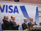 Charles Scharf (segundo à direita) é o CEO da sétima marca mais valiosa do mundo, a Visa (79,2 mil milhões de dólares)