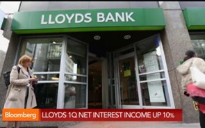 Lucros do LLoyds descem 24,7% no primeiro trimestre