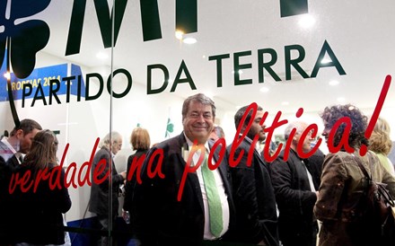 Marinho e Pinto eleito eurodeputado não afasta candidatura às legislativas