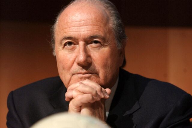 Blatter assume responsabilidade de sair da tempestade, Hussein quer transparência