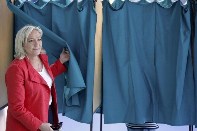 Vitória de Le Pen em França arrisca maior 'default' soberano e colapso do euro