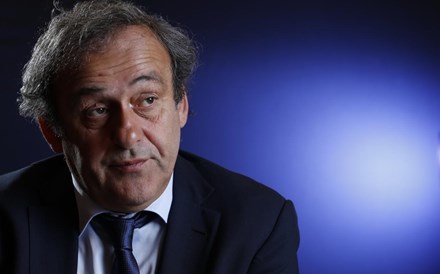 Platini reclama da UEFA salários em atraso, bónus e honorários de advogados