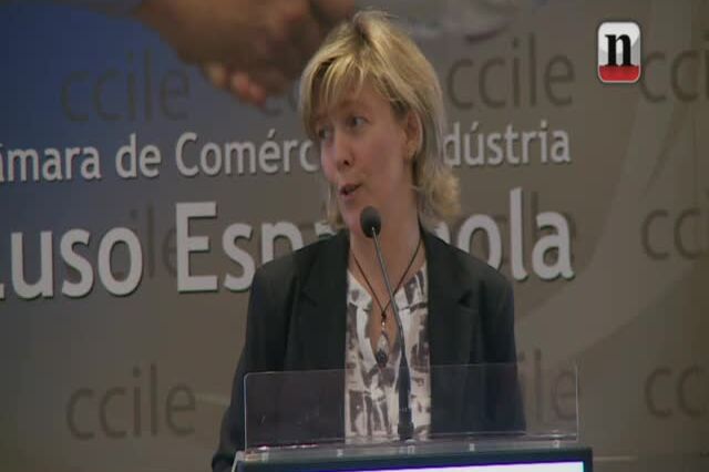 Maria Luís Albuquerque quer mais instrumentos para reduzir funcionários públicos