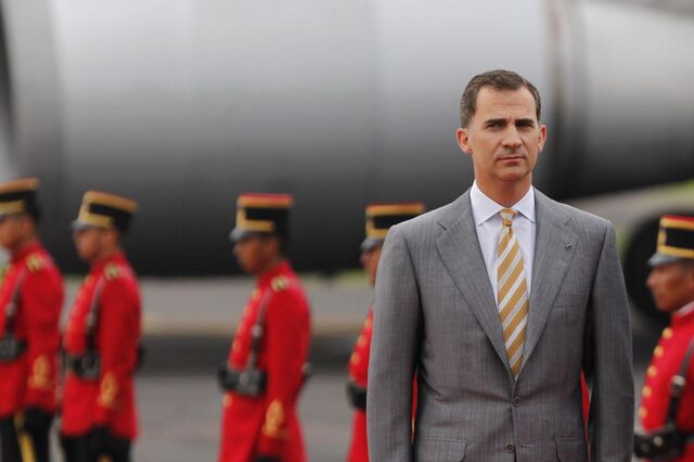 Espanha: Terminou reinado de Juan Carlos, começou o de Felipe VI