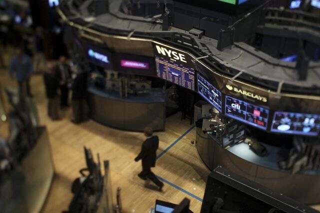 Dow Jones atravessa a grande velocidade a passadeira dos 21.000 pontos