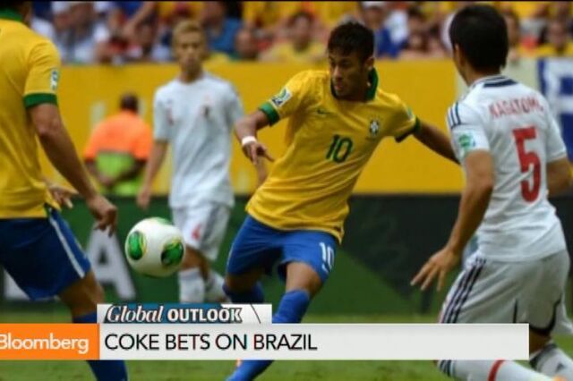 Coca-Cola prepara mensagem para potenciais reacções negativas ao Mundial de Futebol