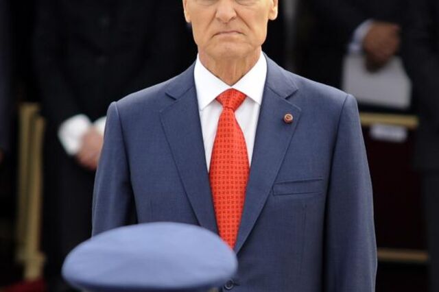 Cavaco pede na Roménia solução para migrantes no Mediterrâneo