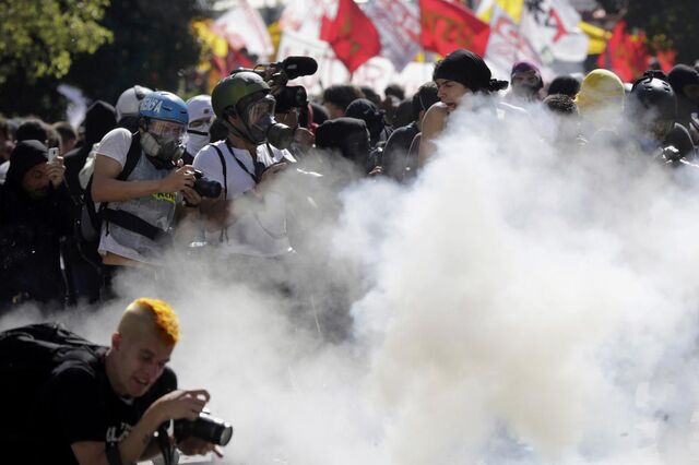 Primeiro dia de Copa marcado por protestos e cinco feridos