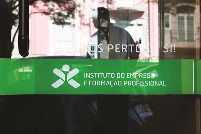 Governo estima queda do desemprego para níveis de 2010